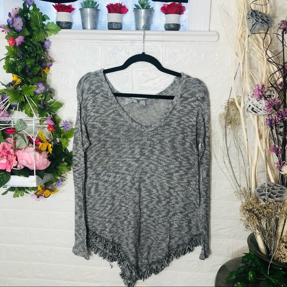 **🌼3/$30🌼Vintage Havana Grey Fringe Sweater Top Size Medium